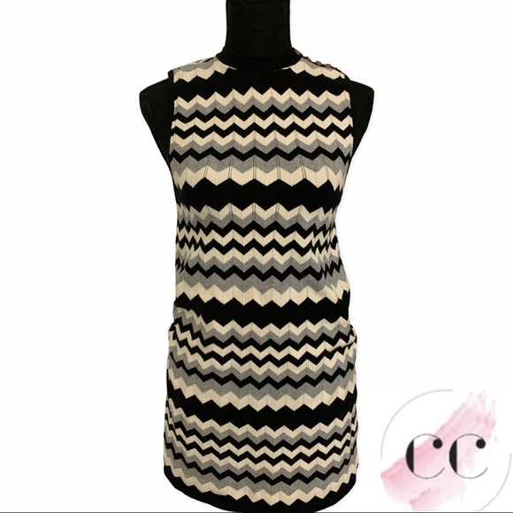 Sleeveless Geometric Print Knit Top - Picture 3 of 11